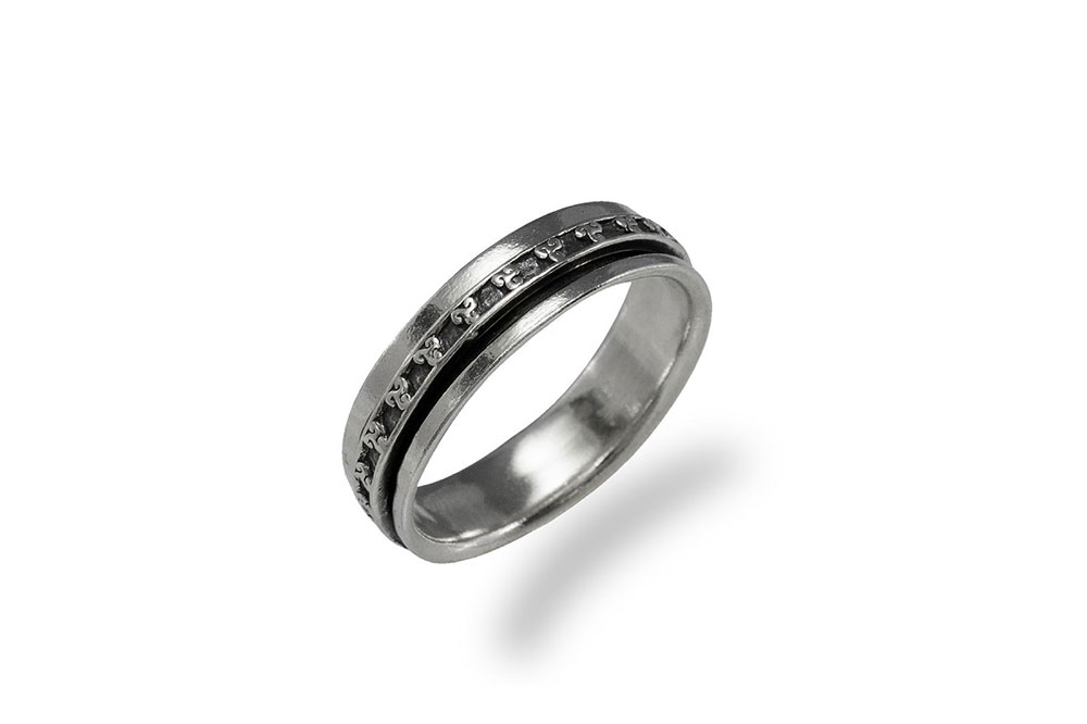 Férfi ezüst gyűrű: stílus és elegancia